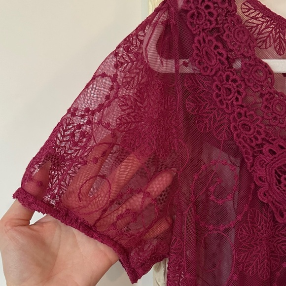 ULTRA PINK | Lace Blouse in Deep Burgundy - Picture 4 of 14